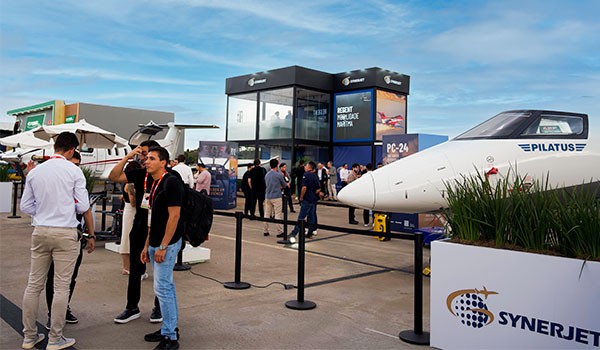 synerjet-marca-presenca-na-labace-2026